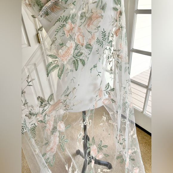 Embroidered Veil - Pink Rose on White Tulle - 118inches - Picture 10 of 12